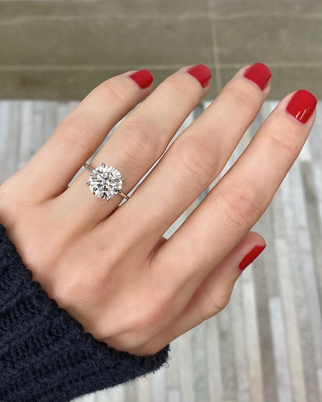Urqanyu S925 silver four-claw round cubic zirconia diamond ring