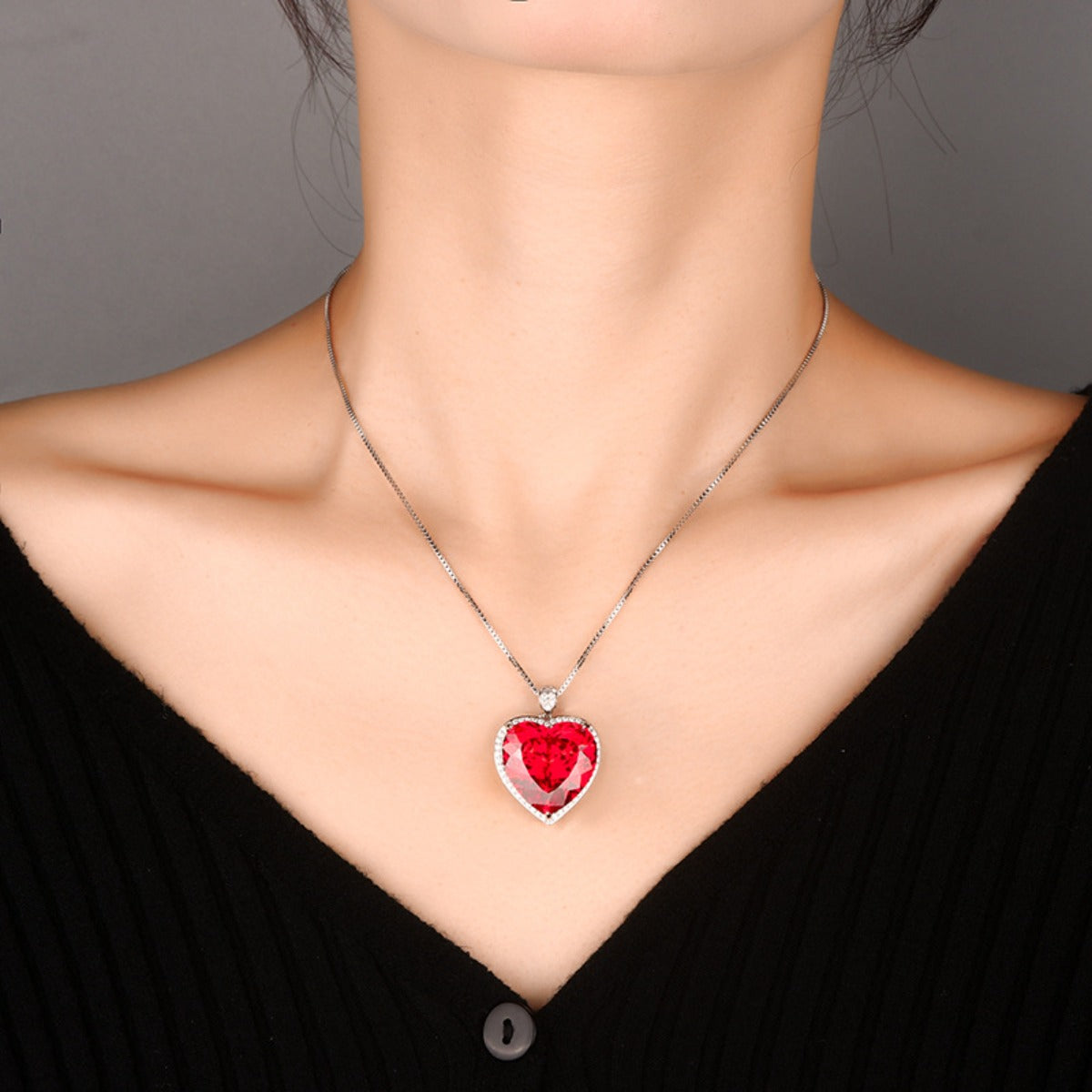Urqanyu Gold Plated Copper Box Chain Bird's Nest Cut Vintage Large Heart Cubic Zirconia Pendant Necklace 20mm
