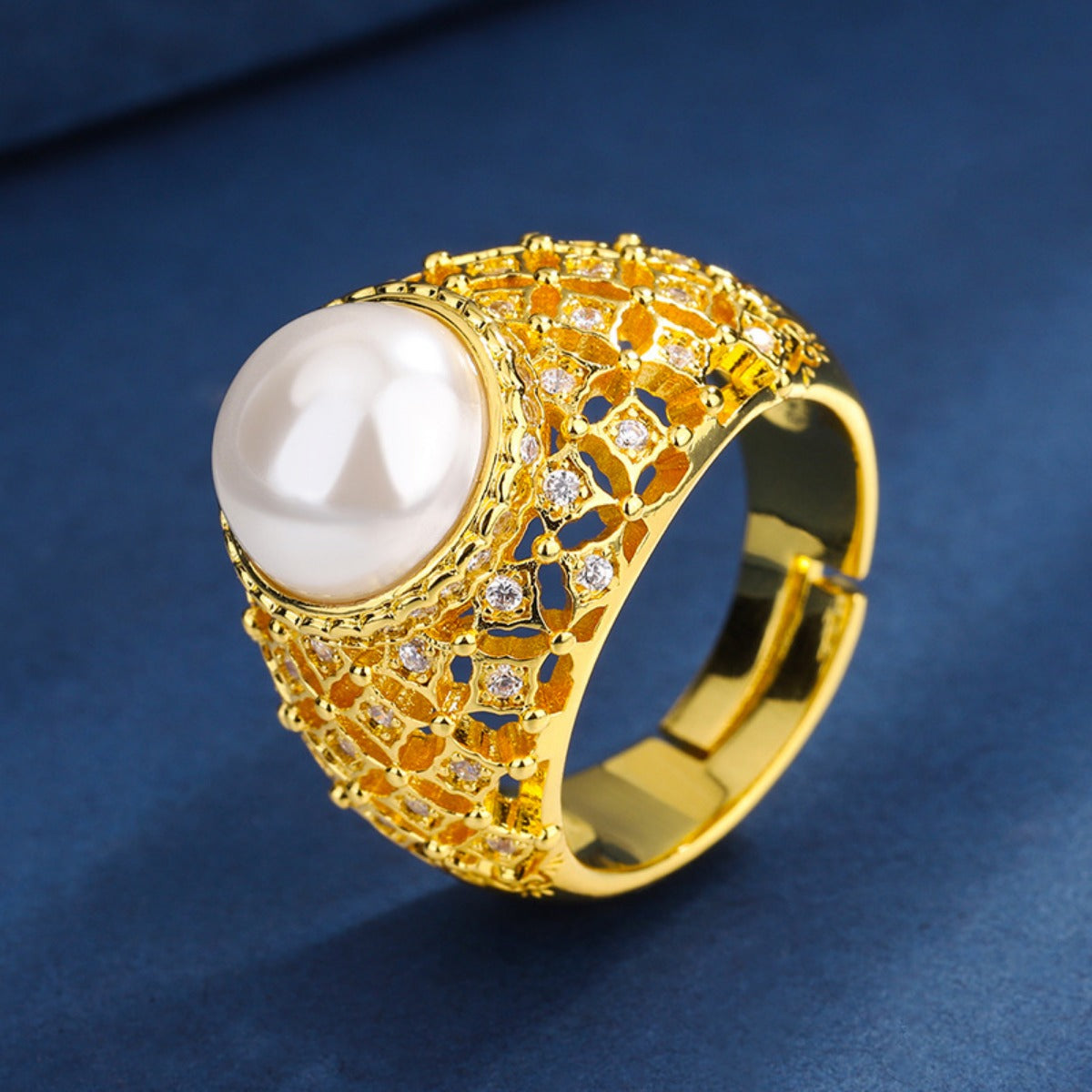 Urqanyu copper-plated gold-plated shell beads light gold white pearls retro hollow cubic zirconia ring 10mm