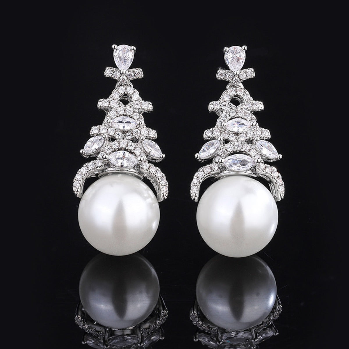 Urqanyu copper-based gold-plated inlaid mother-of-pearl Christmas tree cubic zirconia fashion earrings 12mm