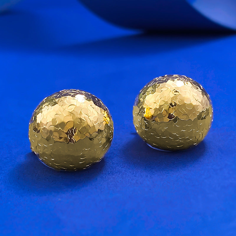 Urqanyu S925 sterling silver sparkling flashing broken ice ice light ball pine cone earrings fashionable cold style