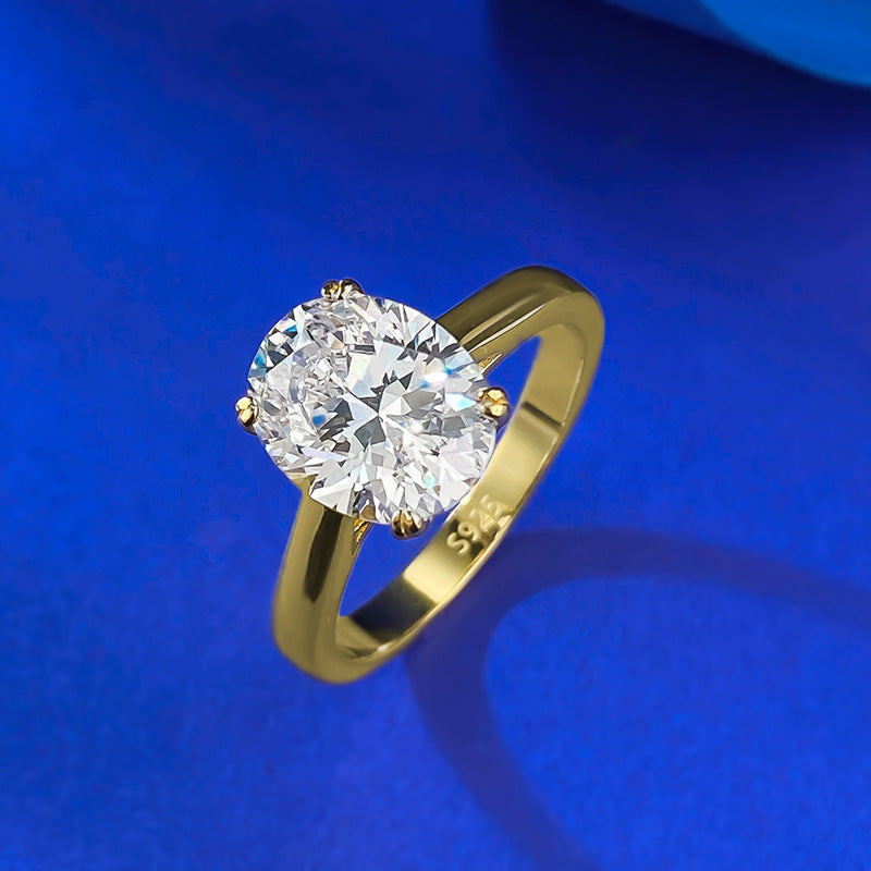 Urqanyu S925 silver inlaid 4 carat pigeon egg cubic zirconia ring