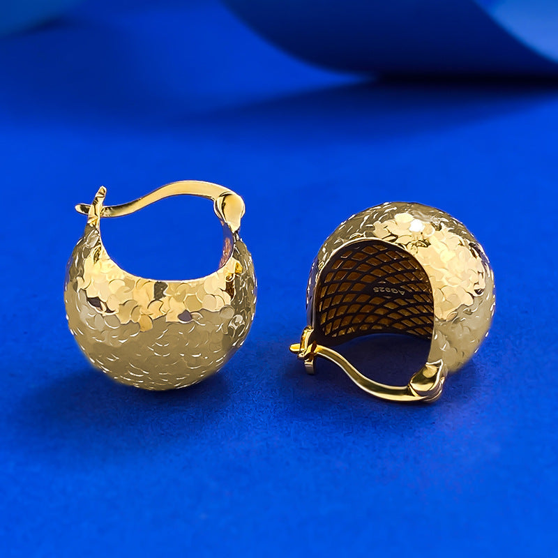 Urqanyu S925 sterling silver sparkling flashing broken ice ice light ball pine cone earrings fashionable cold style