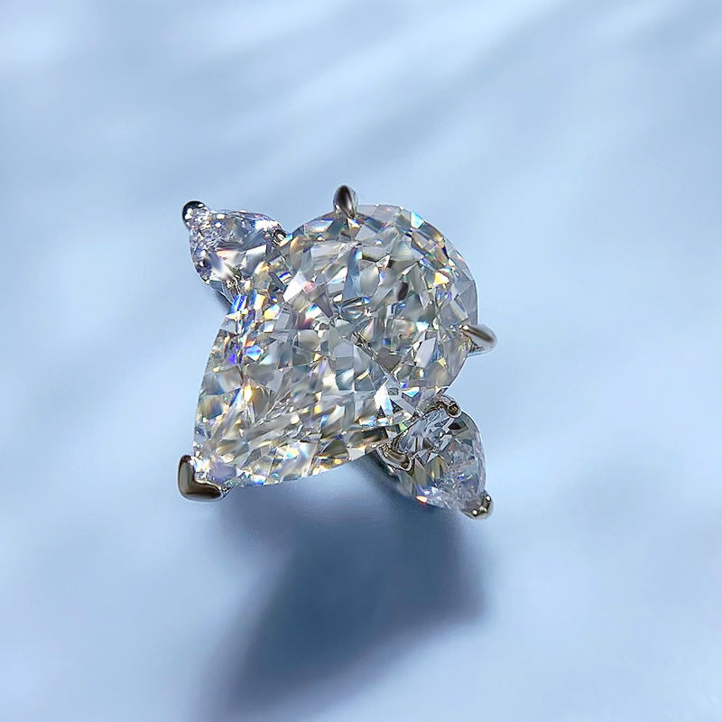Urqanyu S925 silver diamond water drop cubic zirconia ring 11*17