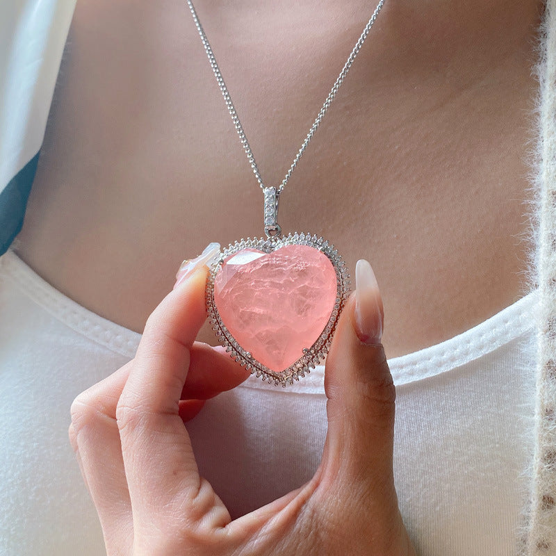 Urqanyu copper base gold-plated classic retro sweater chain large heart-shaped colored gemstone cubic zirconia pendant necklace