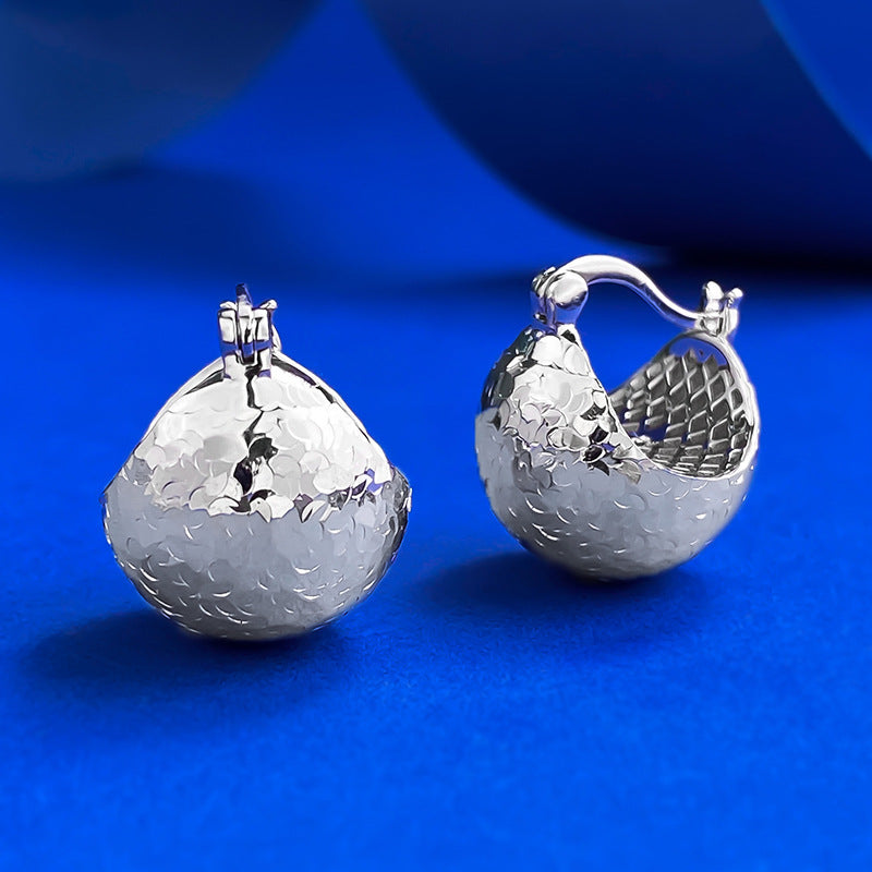 Urqanyu S925 sterling silver sparkling flashing broken ice ice light ball pine cone earrings fashionable cold style