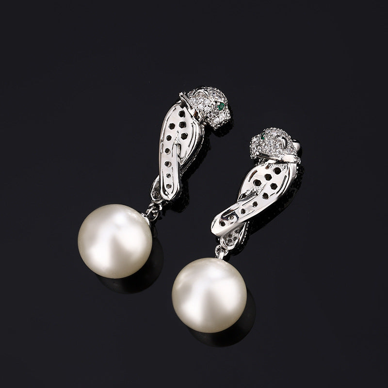 Urqanyu copper-based gold-plated fashionable inlaid pearl leopard cubic zirconia pendant earrings 12mm