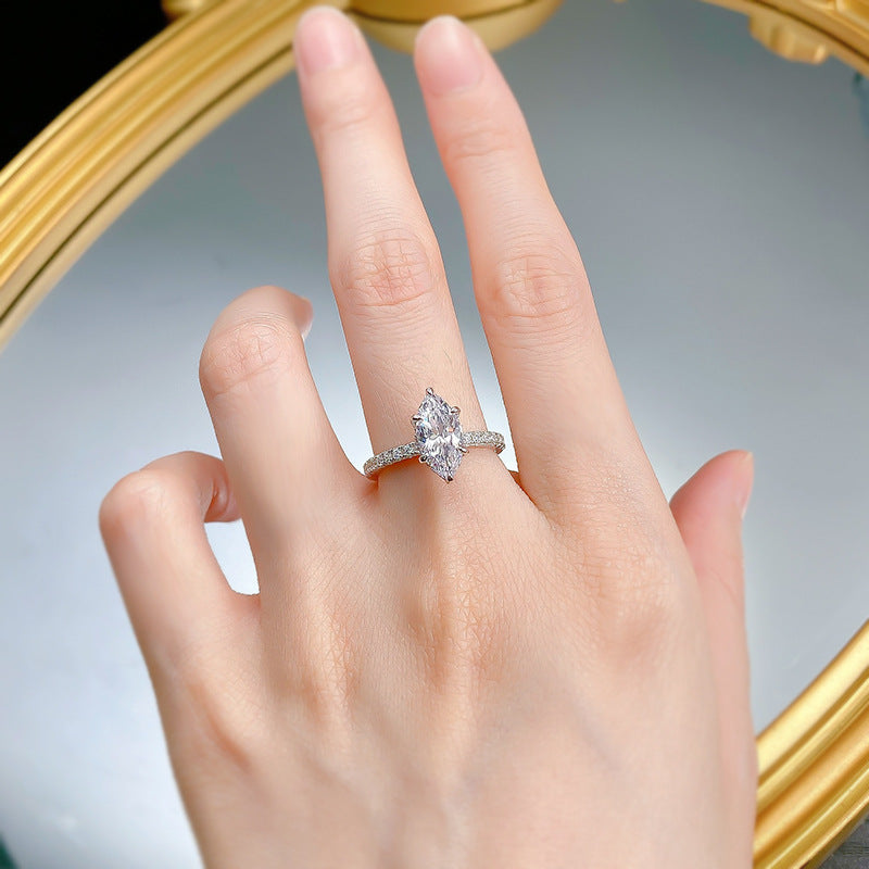 Urqanyu S925 silver fashion simple European and American crown goddess horse eye cubic zirconia couple ring