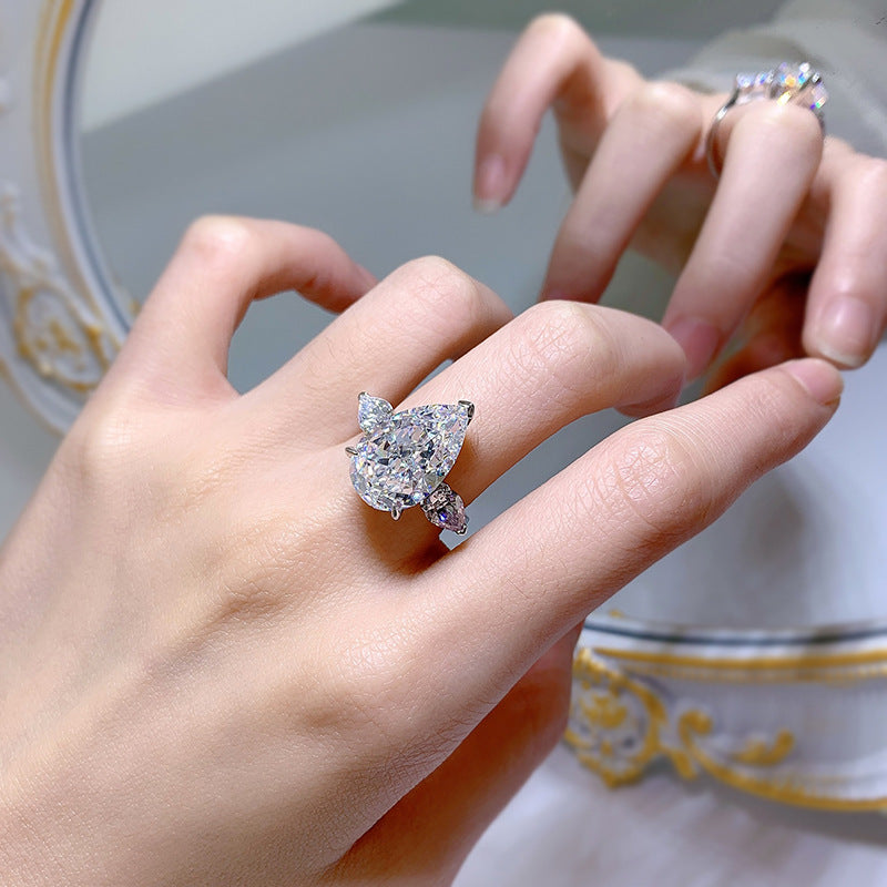 Urqanyu S925 silver diamond water drop cubic zirconia ring 11*17