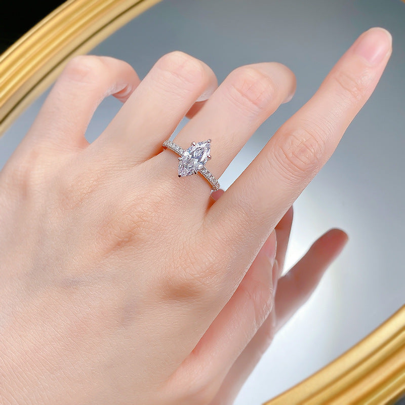 Urqanyu S925 silver fashion simple European and American crown goddess horse eye cubic zirconia couple ring