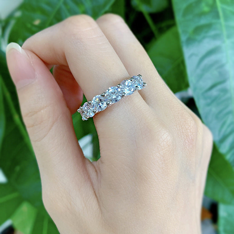 Urqanyu S925 silver elegant and chic cubic zirconia middle finger ring