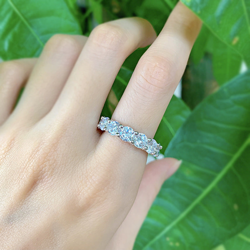 Urqanyu S925 silver elegant and chic cubic zirconia middle finger ring