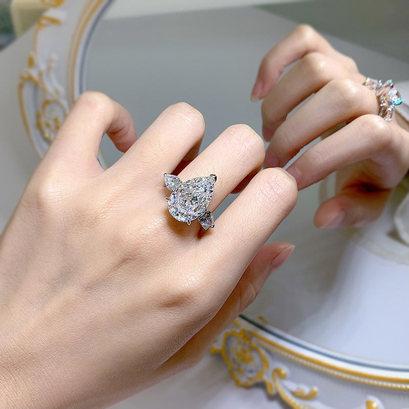 Urqanyu S925 silver diamond water drop cubic zirconia ring 11*17
