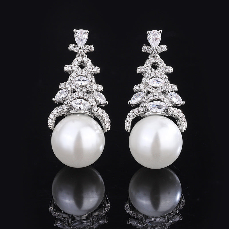 Urqanyu copper-based gold-plated inlaid mother-of-pearl Christmas tree cubic zirconia fashion earrings 12mm