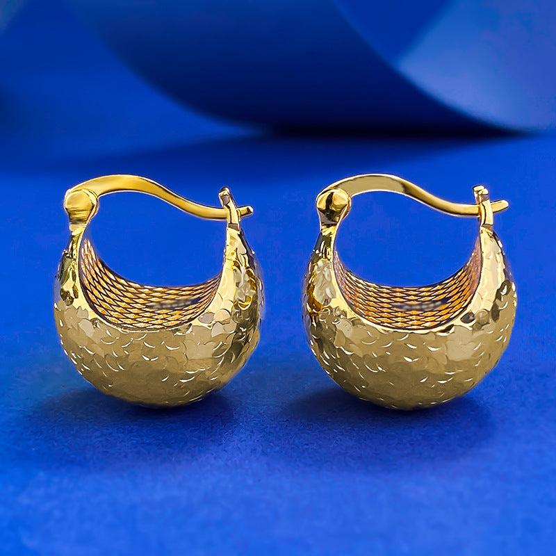Urqanyu S925 sterling silver sparkling flashing broken ice ice light ball pine cone earrings fashionable cold style