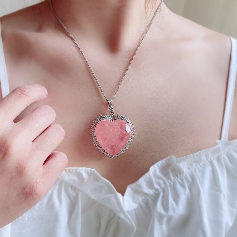 Urqanyu copper base gold-plated classic retro sweater chain large heart-shaped colored gemstone cubic zirconia pendant necklace