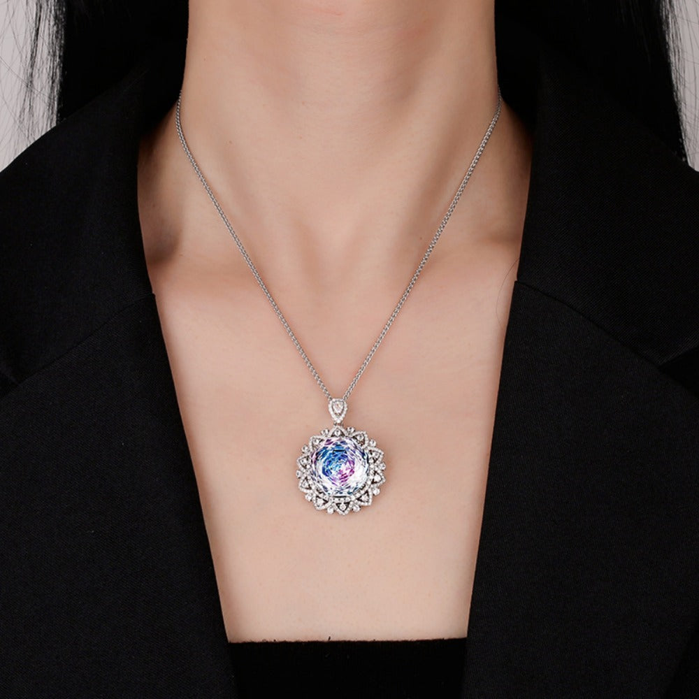 Urqanyu copper base gold-plated rose cut gradient cubic zirconia vintage pendant necklace