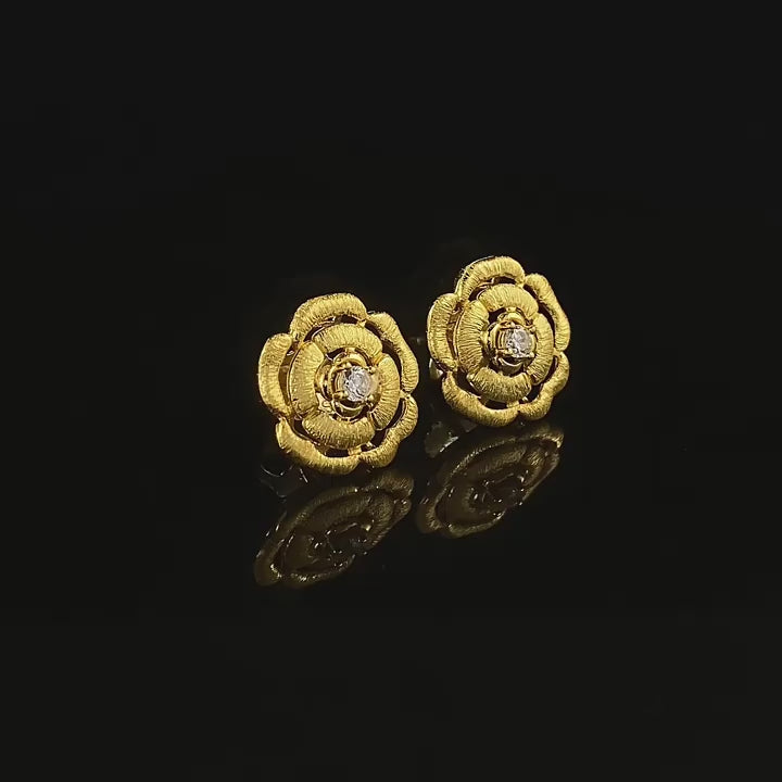 Load video: Urqanyu s925 silver gold-plated camellia brushed fashionable all-match cubic zirconia earrings