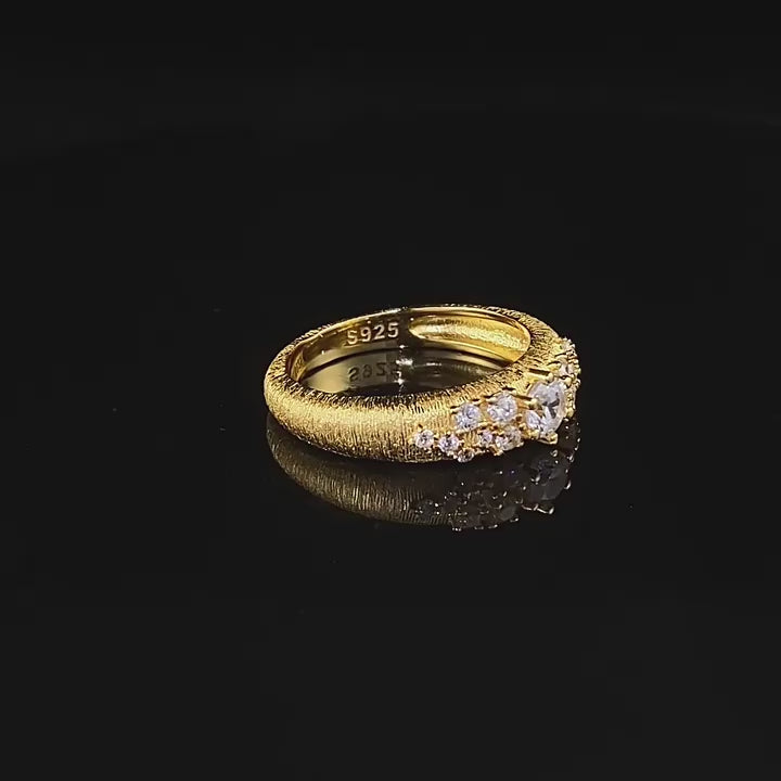 Load video: Urqanyu S925 silver gold-plated brushed sky full of stars exquisite simple style cubic zirconia ring