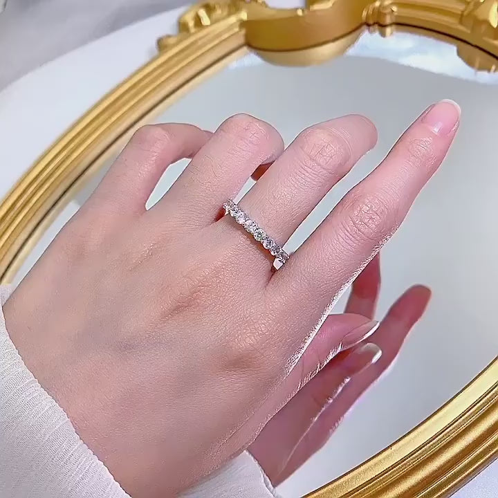 Load video: Urqanyu S925 silver fashion 3mm full diamond cubic zirconia ring