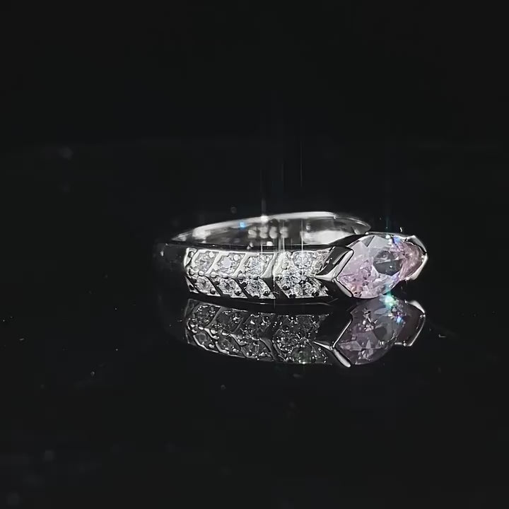 Load video: Urqanyu S925 silver inlaid horse eye pink diamond simple personality cubic zirconia ring female 5*10
