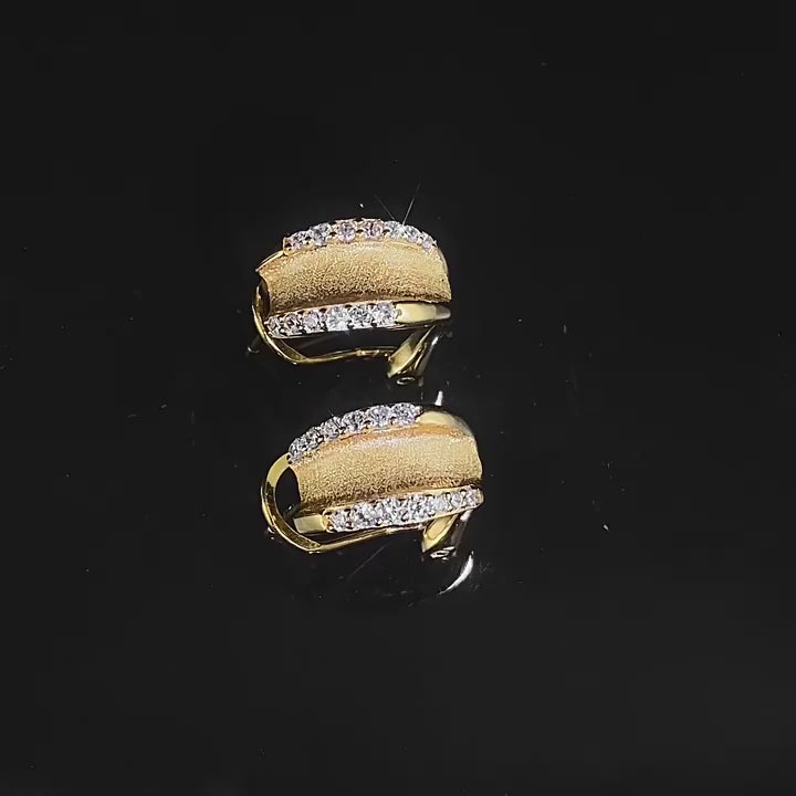 Load video: Urqanyu S925 silver plated real gold brushed frosted craft fashionable all-match cubic zirconia earrings
