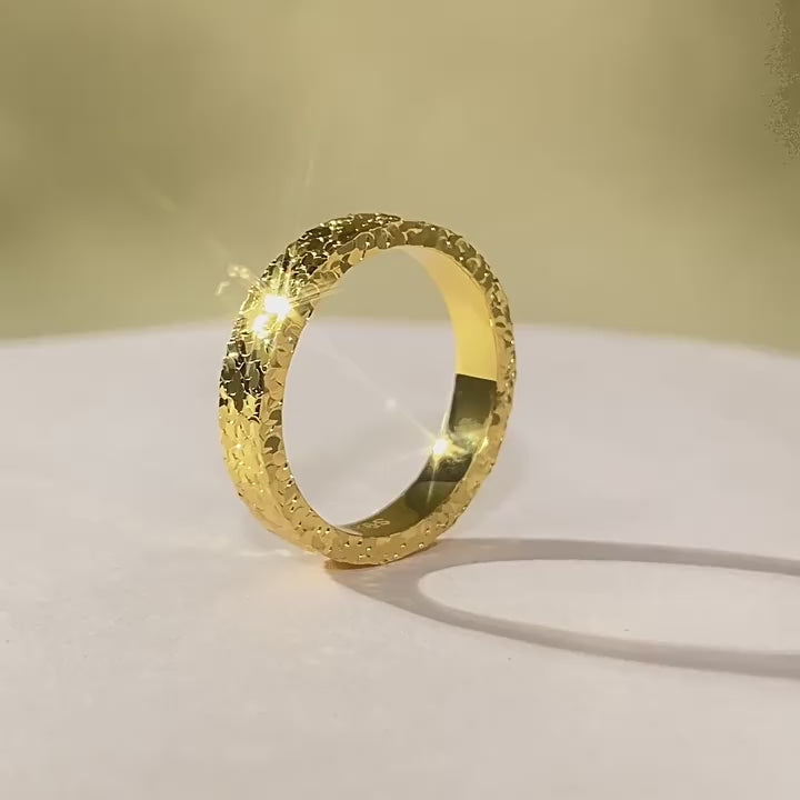 Load video: Urqanyu S925 sterling silver crushed ice ring niche design couple model