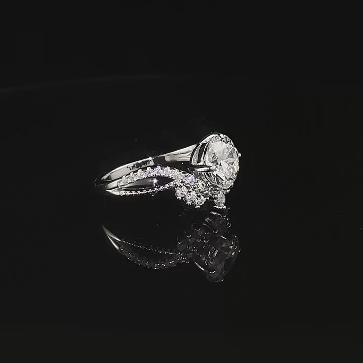 Load video: Urqanyu 925 silver crown V-shaped cubic zirconia round ring 7.5mm