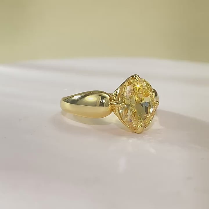 Load video: Urqanyu S925 silver ice flower cut yellow diamond cubic zirconia ring 8*10