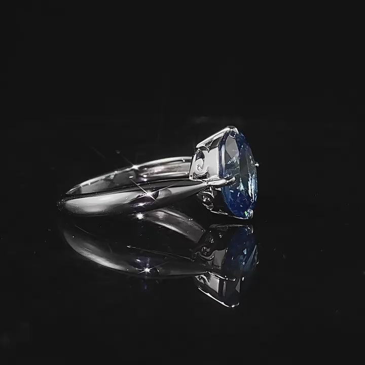 Load video: Urqanyu S925 silver simulated royal blue oval cubic zirconia ring