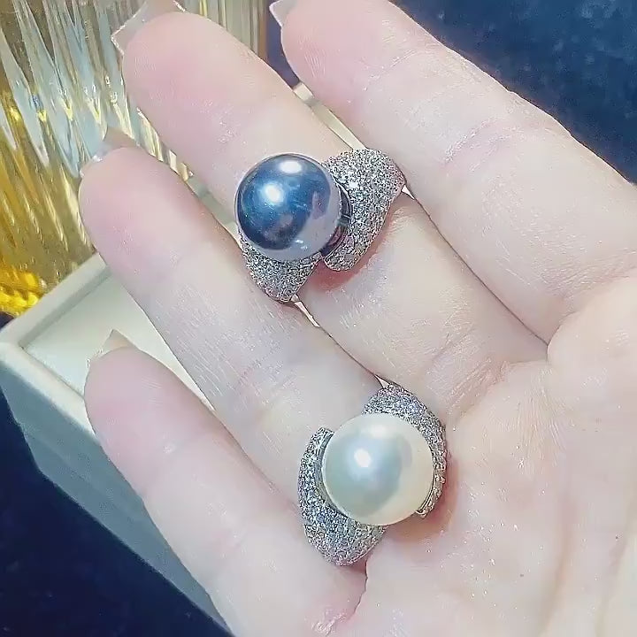Load video: Urqanyu Copper plated white gold inlaid pearls elegant simple cubic zirconia ring 14mm